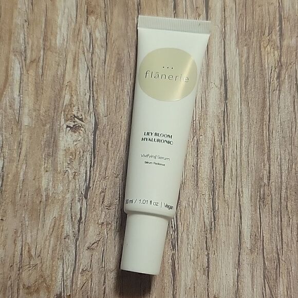 Flanerie Lily Bloom Hyaluronic Vivifying Serum - Picture 1 of 4